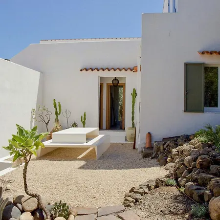 Tatil Evi Seaside With Panoramic Views In Sardinia Porto Columbu - Perd'E Sali